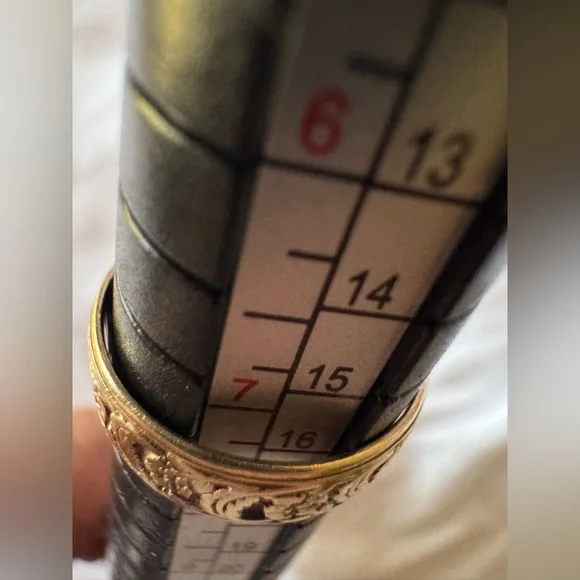 14k gold Artcarved wedding ring - Picture 6 of 10